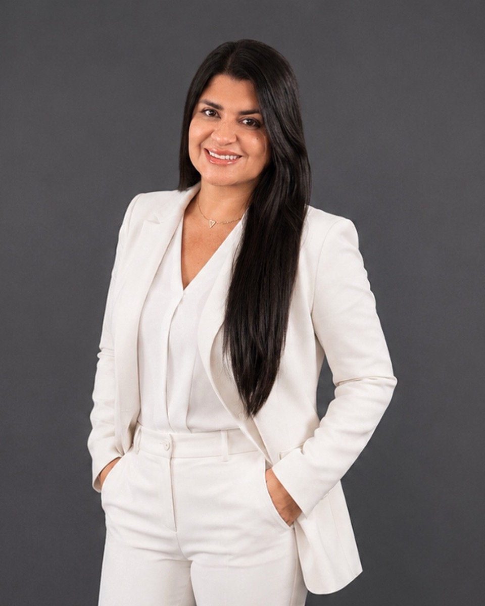 Dra. Kátia Nunes
